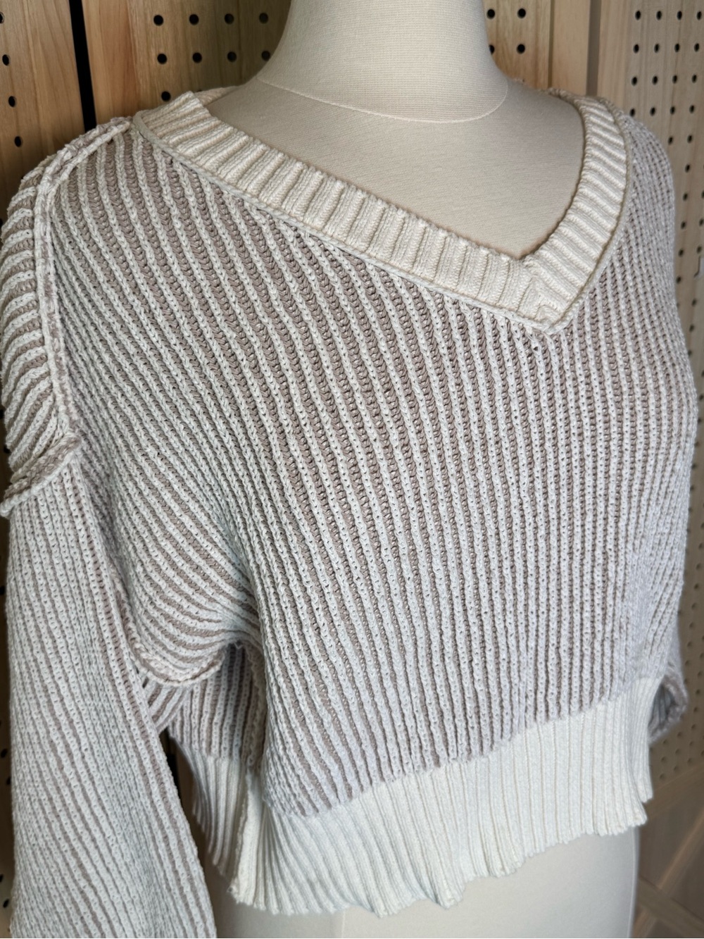 Altar'd State Colorblock‎ Cropped Chenille Sweater NWT XS V Neck Boho Cozy Soft - Picture 3 of 13